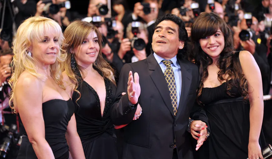 Maradona, trădat şi furat de propriile fiice. Dezvăluiri cutremurătoare din ultimii ani de viaţă ai legendarului fotbalist