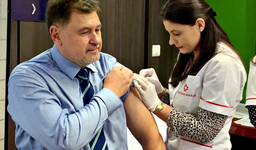 Alexandru Rafila s-a vaccinat anti-Covid: „Vaccinarea se impune de la sine”