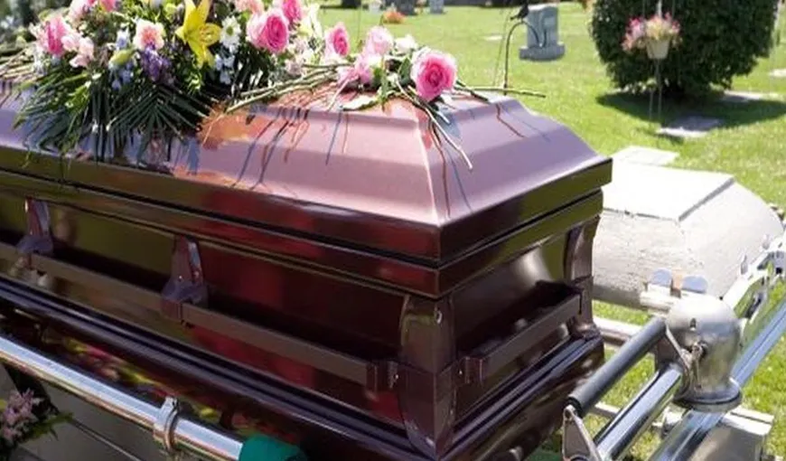 Sora unei femei moarte de COVID, mărturii cutremurătoare: „A trebuit să o îngrop ca pe un câine”