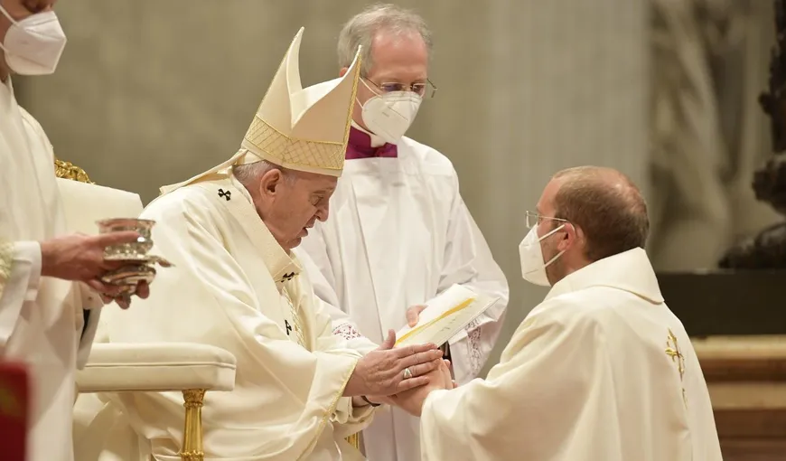 Român din Bacău, hirotonit preot de Papa Francisc: „Dorinţa mea a apărut încă din copilărie”