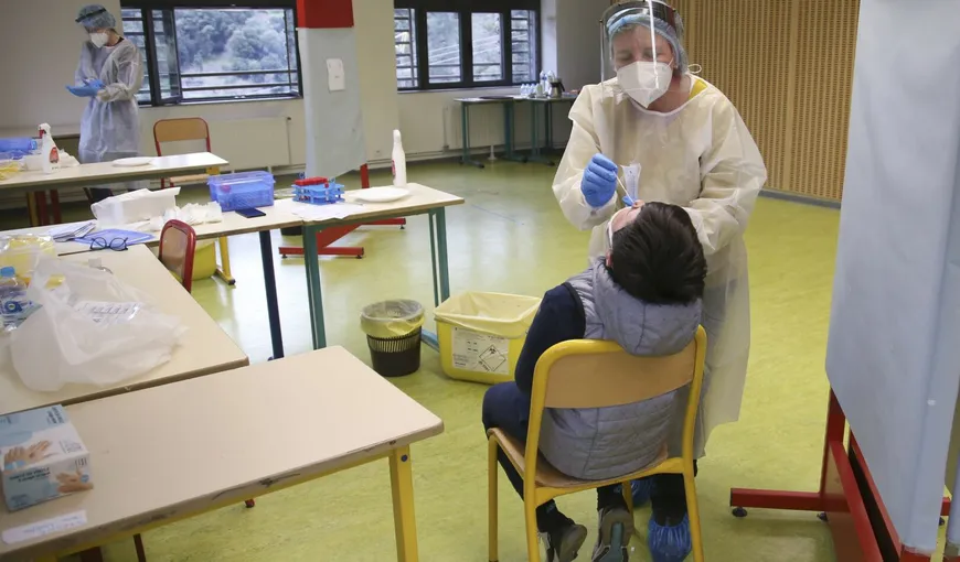 Sorin Cîmpeanu: „Au fost folosite sub 2% din testele antigen rapide la dispoziţie în şcoli”. Polemici cu Ministerul Sănătăţii