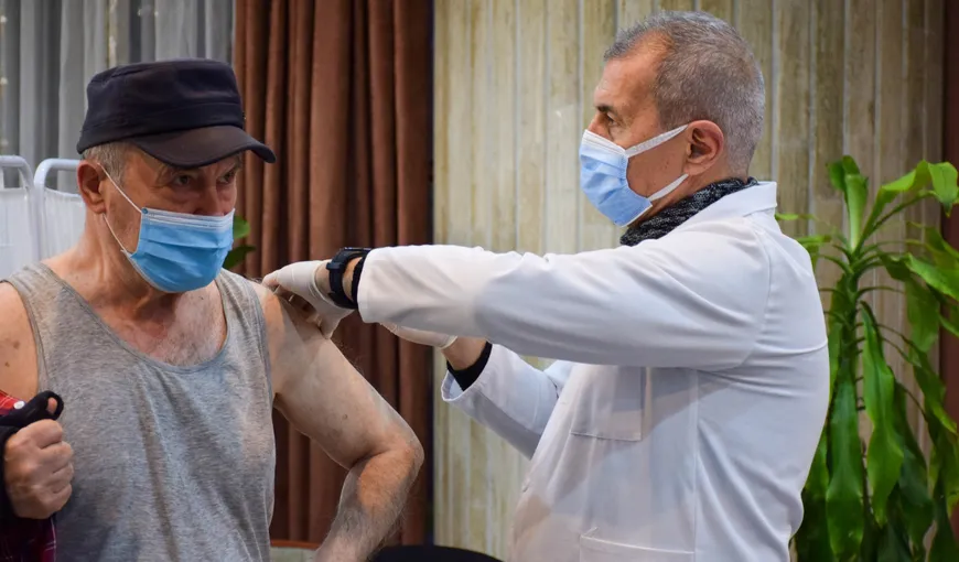 România continuă vaccinarea cu AstraZeneca. Valeriu Gheorghiță: „Cei cu tromboze nu mai fac a doua doză!”