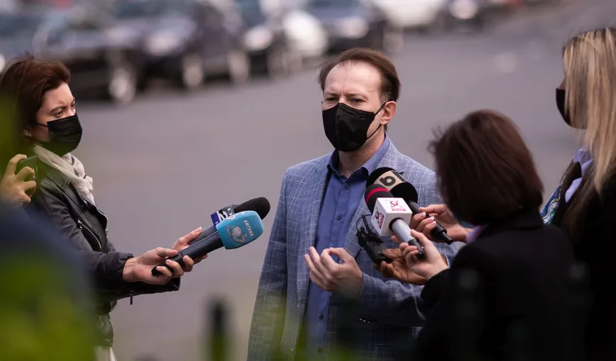 Florin Cîțu, vești bune pentru persoanele vaccinate: Vor putea renunța la mască în aer liber și vor putea ieși la restaurant