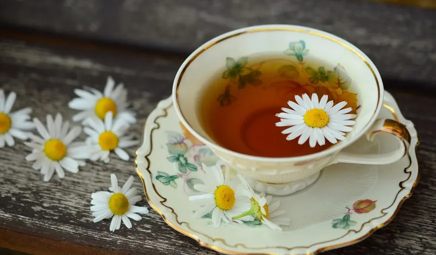 Ceaiul care tratează rapid răceala şi gripa. Tratează durerile de cap şi previne îmbătrânirea