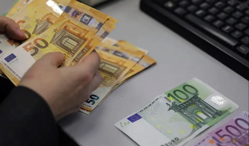 Câţi bani trimite acasă un român care lucrează în străinătate