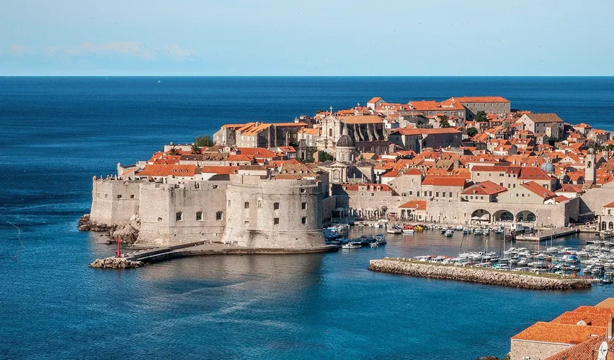 Case vândute cu 60 de bani în Croaţia. Ce condiţii trebuie să îndeplineşti