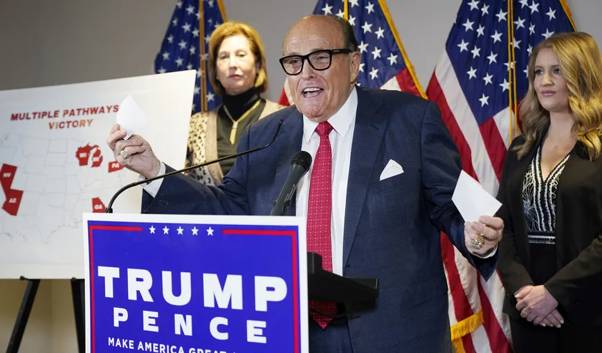 Rudy Giuliani, avocatul lui Donald Trump, şi-a pierdut licenţa de a mai practica dreptul în New York. El a fost găsit vinovat de declaraţii mincinoase