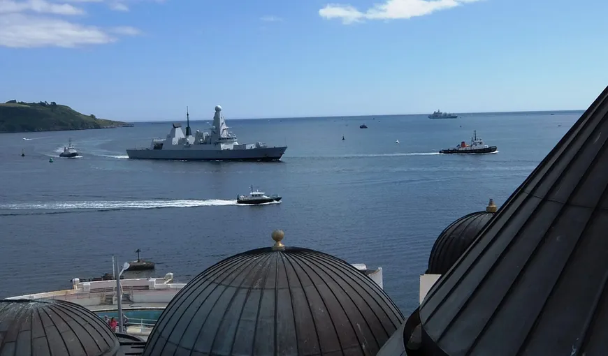 Rusia avertizează că va bombarda navele britanice care se vor mai apropia de Crimeea. „Nicio opţiune nu poate fi exclusă!”