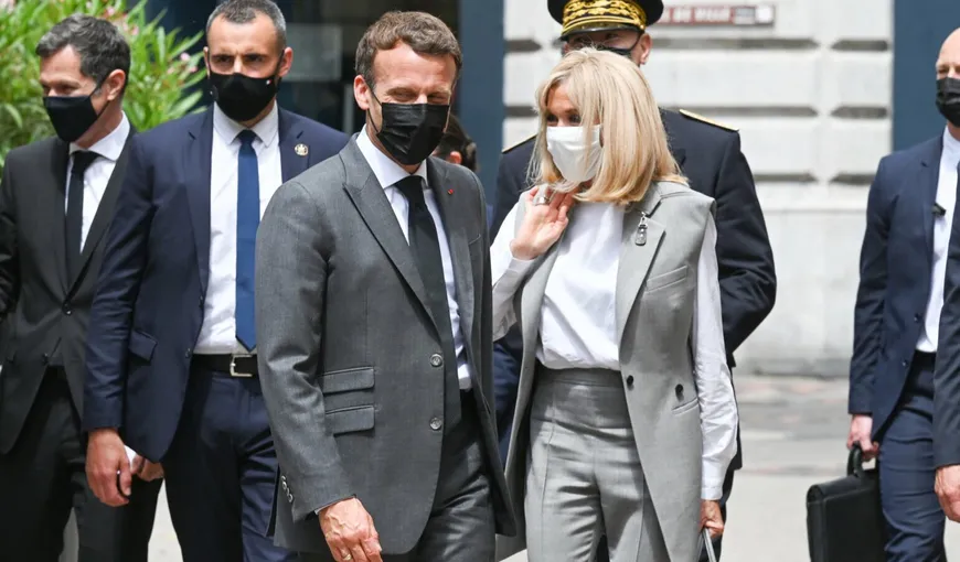Prima reacţie a lui Emmanuel Macron după ce a fost pălmuit pe stradă. Ironia preşedintelui Franţei