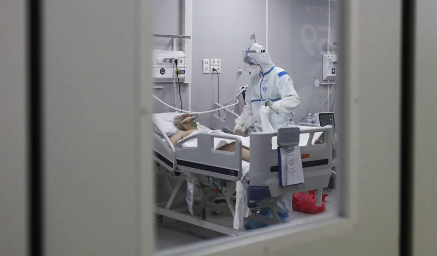 Rusia, în fața celui de-al patrulea val al pandemiei. Record de infectări al ultimelor patru luni, primarul Moscovei anunţă redeschiderea spitalelor de campanie