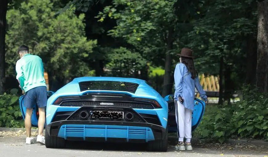 Cel mai tânăr milionar român a coborât dintr-un Lamborghini de 350.000 de euro, pentru a-și plimba iubita celebră cu barca
