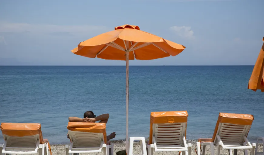 Administratorii de plajă din Mamaia au încălcat legea pentru a mulțumi turiștii. Vor fi amendați