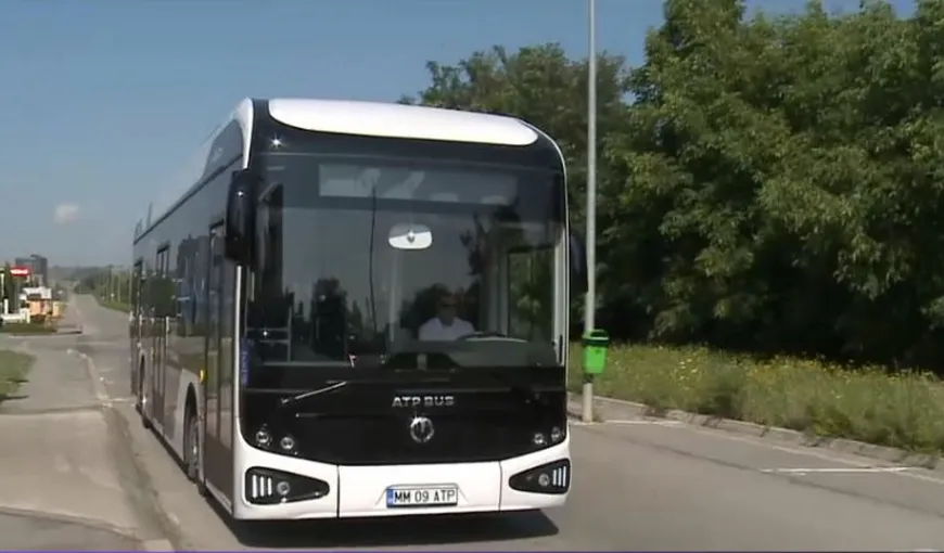 Aşa arată primul autobuz electric fabricat în România. Dotări tehnice de ultimă generaţie VIDEO