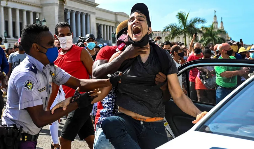 Proteste violente în Cuba, împotriva regimului comunist. Preşedintele cheamă revoluţionarii în stradă VIDEO
