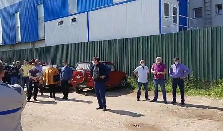 Protest spontan la uzina Dacia, de la Mioveni. Angajaţii au oprit lucrul VIDEO
