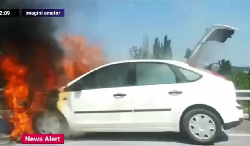 O maşină a luat foc pe Autostrada A3. Traficul a fost restricţionat