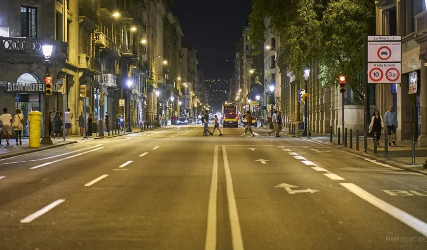 Restricţii de circulaţie pe timp de noapte în Barcelona. Spania a trecut în zona roşie
