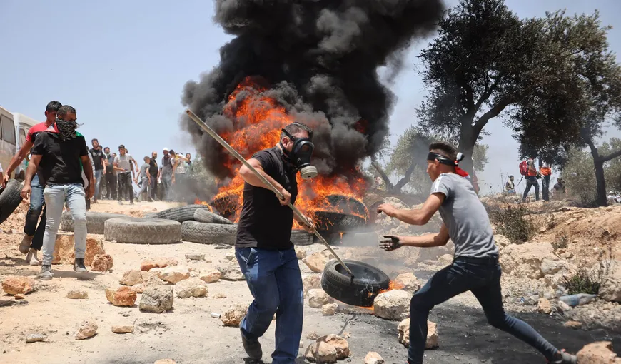 Violenţe în Cisiordania, palestinienii s-au bătut cu soldaţii israelieni. Sunt 150 de răniţi printre manifestanţi, peste 30 au fost loviţi de gloanţe