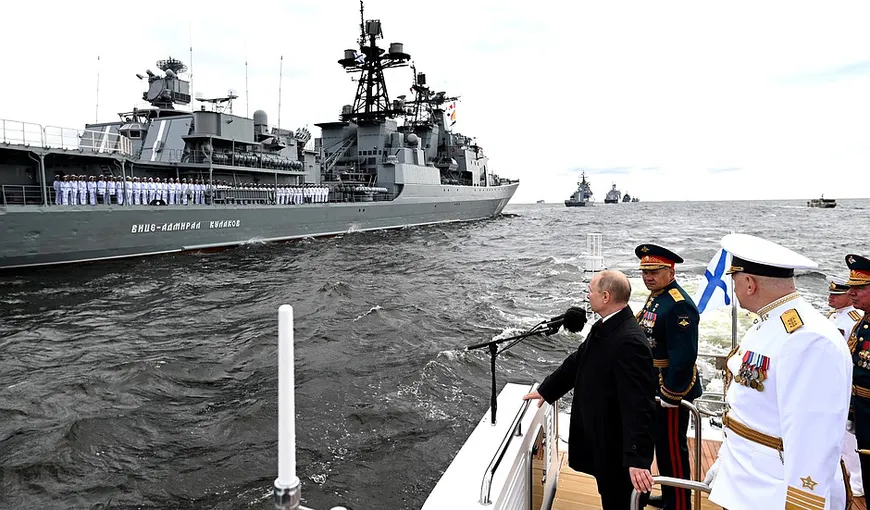 Vladimir Putin, discurs ameninţător la o paradă navală: „Flota rusă detectează orice ţintă inamică şi îi poate da o lovitură letală”