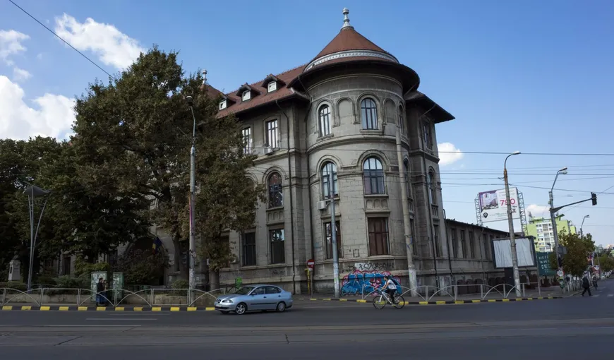 Directorul Colegiului Gheorghe Şincai cere Primăriei Capitalei să retragă Primăriei Sectorului 4 dreptul de administrare a clădirii
