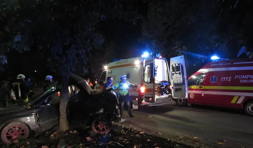 O adolescentă a murit şi doi tineri au fost răniţi în urma unei ciocniri între două maşini în Maramureş