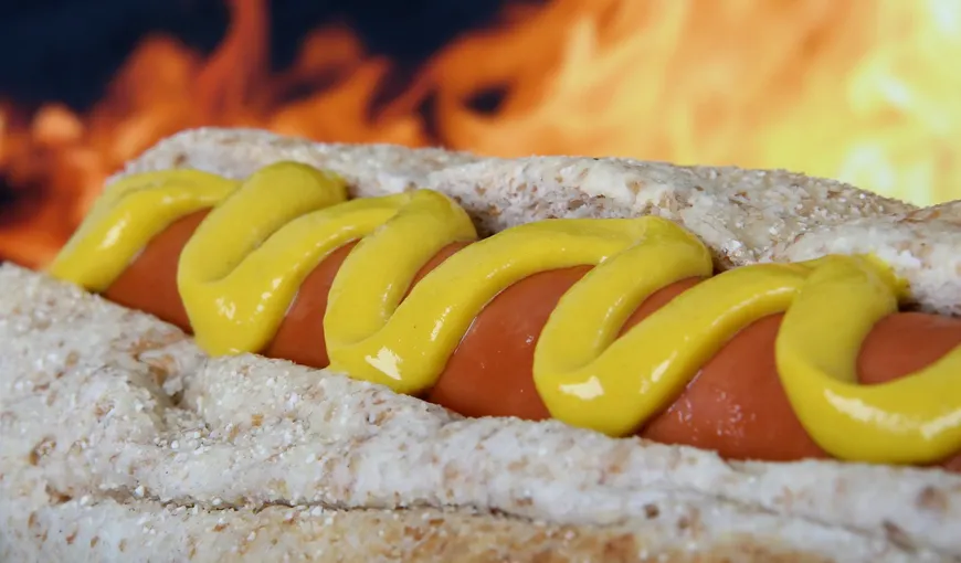 Un hotdog îţi scurtează viaţa cu 36 de minute. Ce să mănânci ca să trăieşti mai mult
