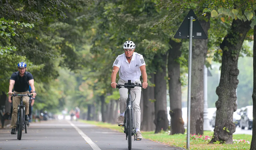 Klaus Iohannis a mers cu bicicleta la Cotroceni