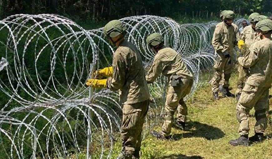 Europa se reîntoarce la „cortinele de fier”. Lituania ridică un gard de sârmă ghimpată lung de peste 500 km şi înalt de patru metri