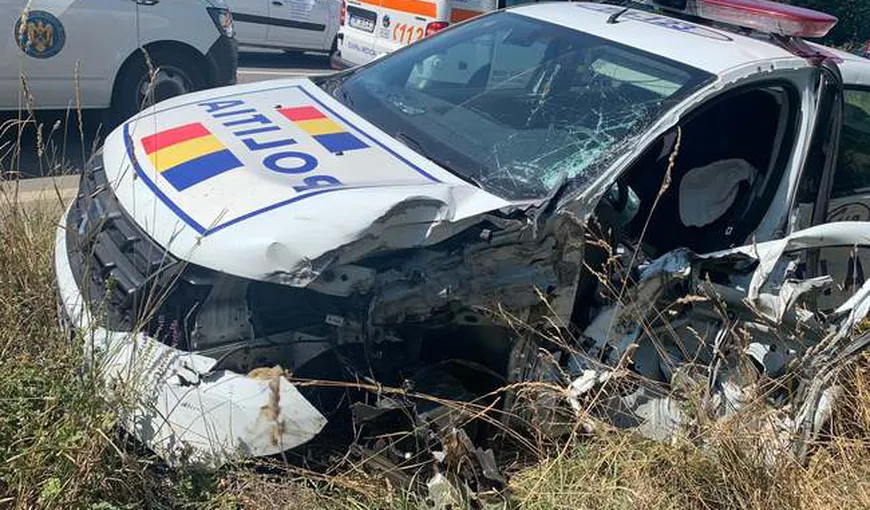 Maşină a Poliţiei implicată într-un accident rutier, în Timişoara. A lovit un autocamion care circula regulamentar