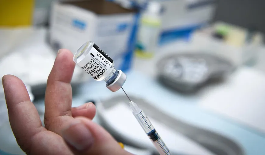 SUA autorizează a treia doză de vaccin împotriva COVID-19 doar pentru o anumită parte a populaţiei