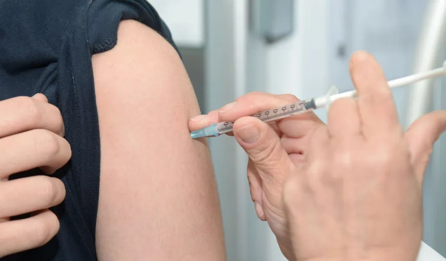 Angajații Primăriei Râmnicu Vâlcea, obligați să se vaccineze. Primarul le recomandă celorlalți edili să adopte aceeași măsură