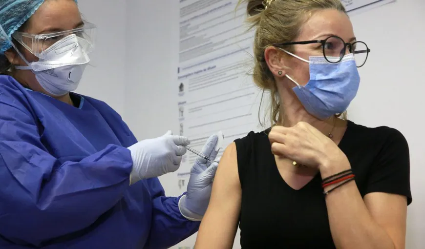 BILANȚ VACCINARE COVID 18 august. Doar 9.808 de români s-au vaccinat cu prima doză, scădere dramatică în contextul înmulțirii numărului de cazuri de infectare
