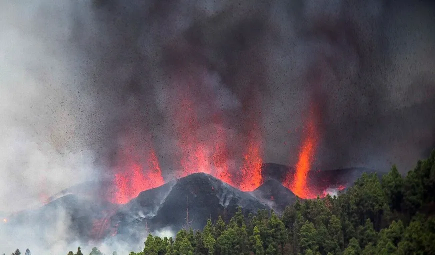 Un vulcan a erupt în Spania, imagini spectaculoase. Populaţia a fost evacuată VIDEO