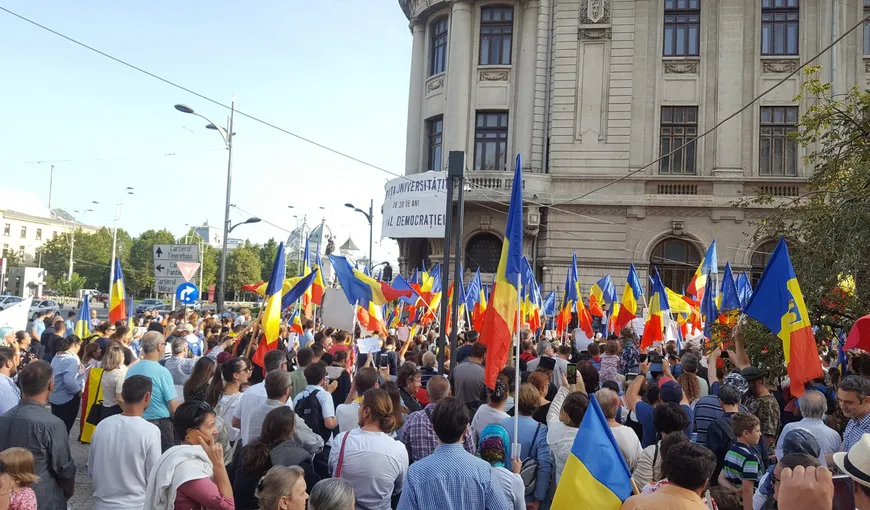 Sondaj INSCOP: Românii cred că situaţia generală a ţării este mai rea comparativ cu cea din urmă cu 30 de ani