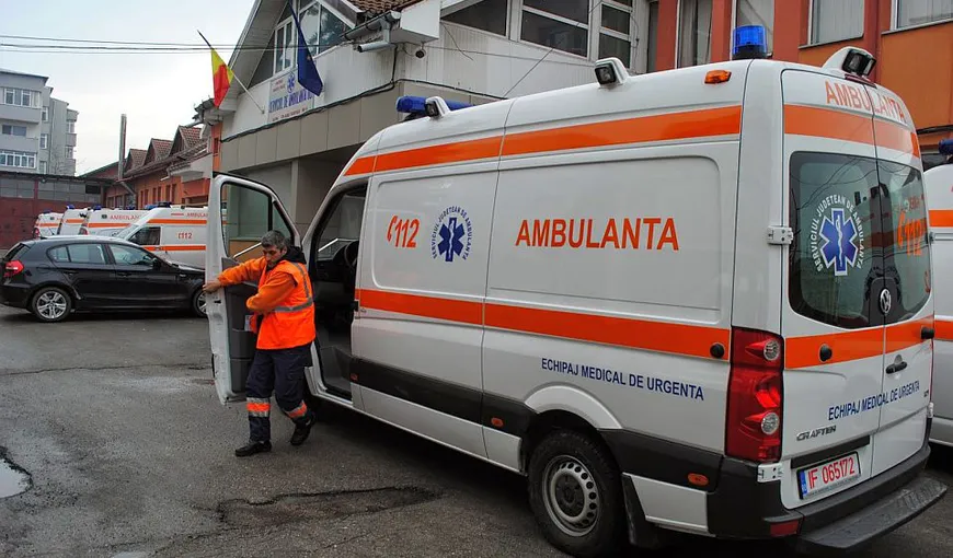 Biciclist lovit mortal de o ambulanță, pe DN 2, în județul Vrancea