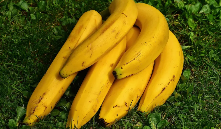 Bananele, fructele cu o mulțime de beneficii, care pot deveni letale pentru o anumită categorie de oameni