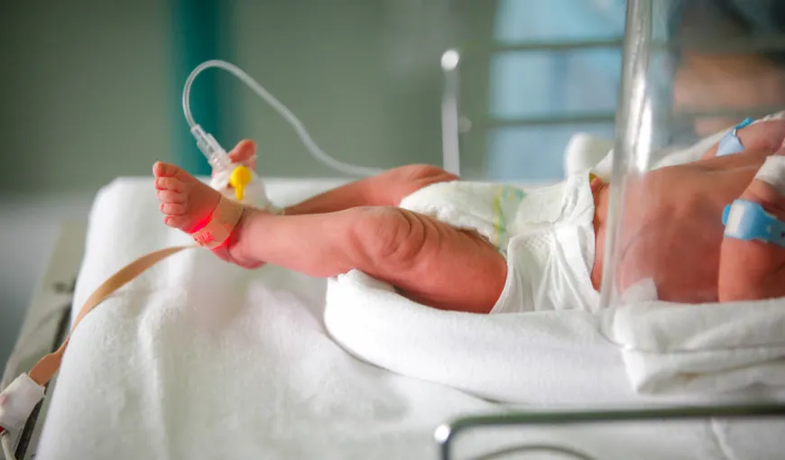 Un bebeluș de o lună cu o formă gravă de Covid-19 a murit la Spitalul „Sf. Maria” din Iași. Un altul este în stare critică