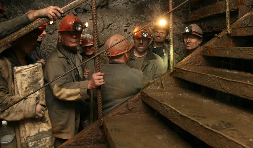 Tragedie în subteran. 9 mineri au murit în Donbas, după ce liftul în care se aflau s-a prăbuşit în gol