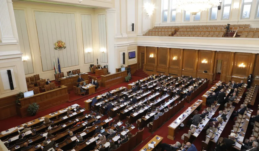 Parlamentul bulgar va fi dizolvat, decizie de ultimă oră a preşedintelui. În două luni vor avea loc alegeri anticipate