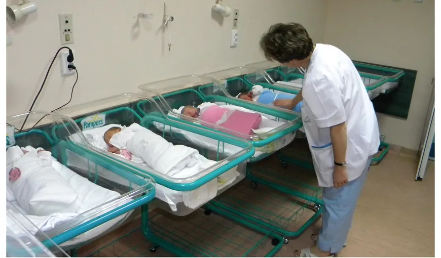 Un cunoscut medic atrage atenţia că sunt prea puţine asistente care să se ocupe de nou-născuţi: „Când avem 6-7 copii intubaţi este foarte greu”