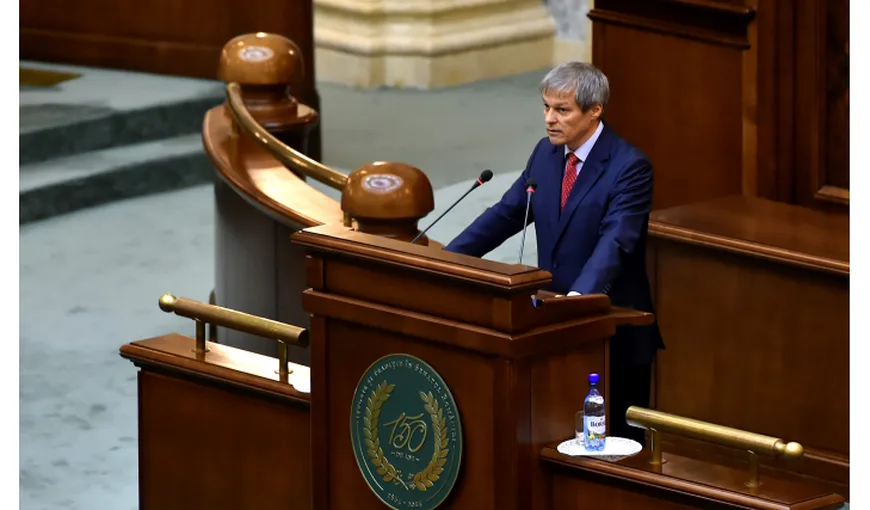 Dacian Cioloş cere votul pentru un guvern de criză. „Rezultatele bune sau proaste le vom împărţi împreună cu cetăţenii României”