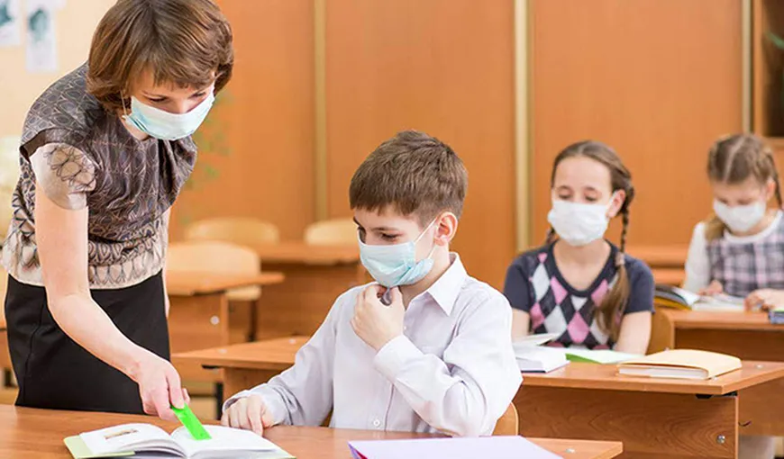 Elevii care refuză să poarte mască la școală, sancționați cu scăderea notei la purtare