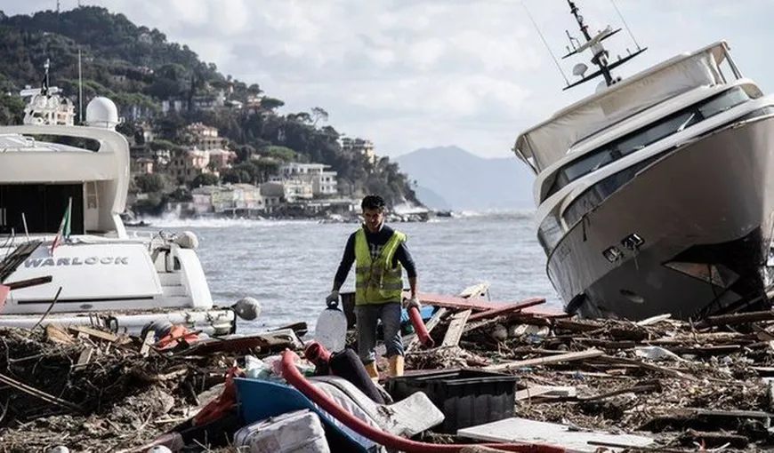Italia, lovită de un uragan. Cel puţin un om a murit, inundaţiile şi alunecările de teren au distrus drumuri, case şi maşini VIDEO
