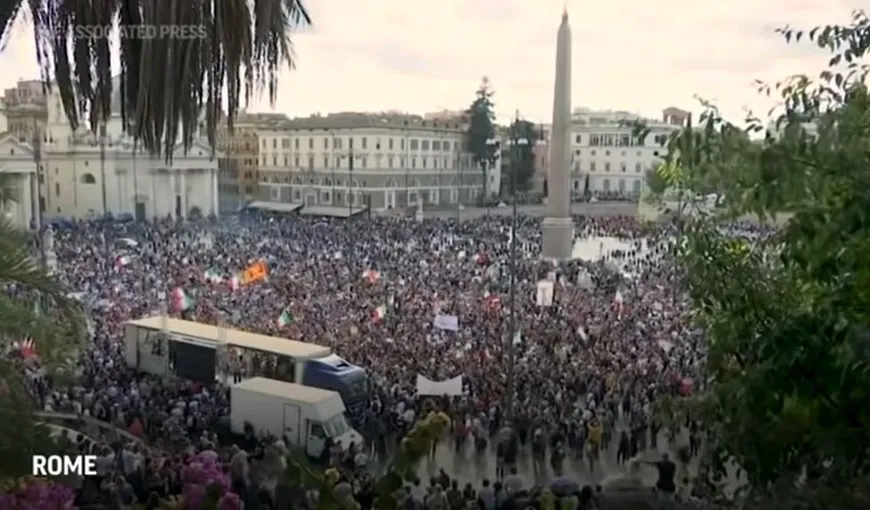 Proteste de amploare în Italia faţă de obligaţia certificatului COVID-19. Mii de oameni, în stradă la Roma. Poliţia a folosit gaze lacrimogene VIDEO