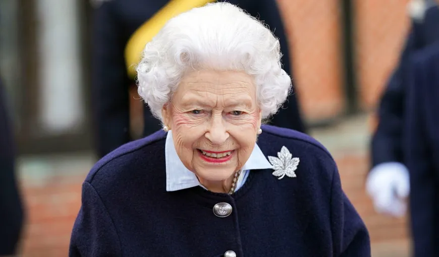 Regina Elisabeta a II-a, în baston. Este prima oară în ultimii 17 ani când monarhul apare astfel în public FOTO