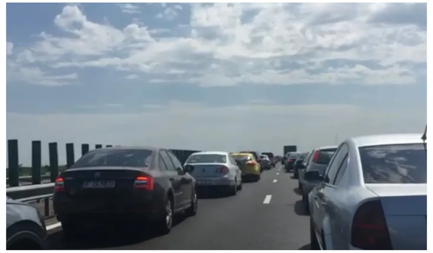 Accident în lanţ pe A1. Trafic de coşmar spre Capitală