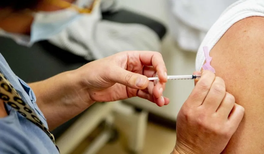 Bilanț vaccinare 23 noiembrie 2021. Doar 17.497 de persoane și-au făcut prima doză de vaccin în ultimele 24 de ore