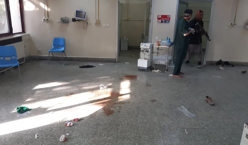 Teroriştii au atacat cel mai mare spital militar din Kabul. A fost carnagiu, cel puţin 25 morţi şi 50 de răniţi