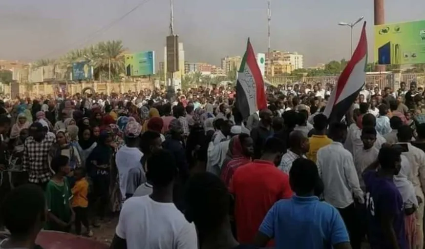 Lovitură de stat în Sudan. 20 de persoane au murit şi 300 au fost rănite în timpul manifestaţiilor