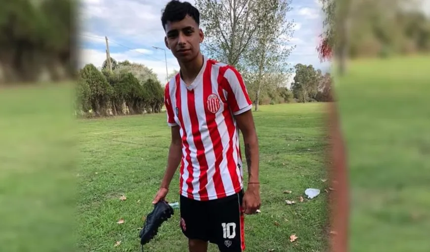 Tragedie imensă! Un fotbalist de 17 ani a murit chiar sub ochii coechipierilor săi